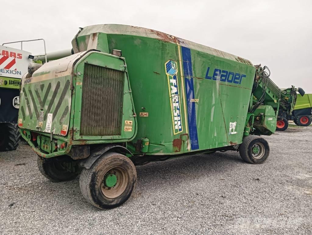 Faresin LEADER 2600 Mezcladoras distribuidoras