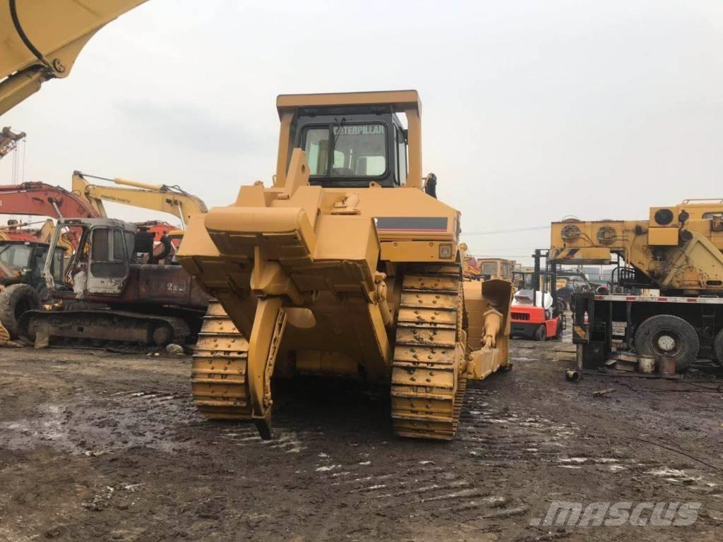 CAT D 8 N Buldozer sobre oruga