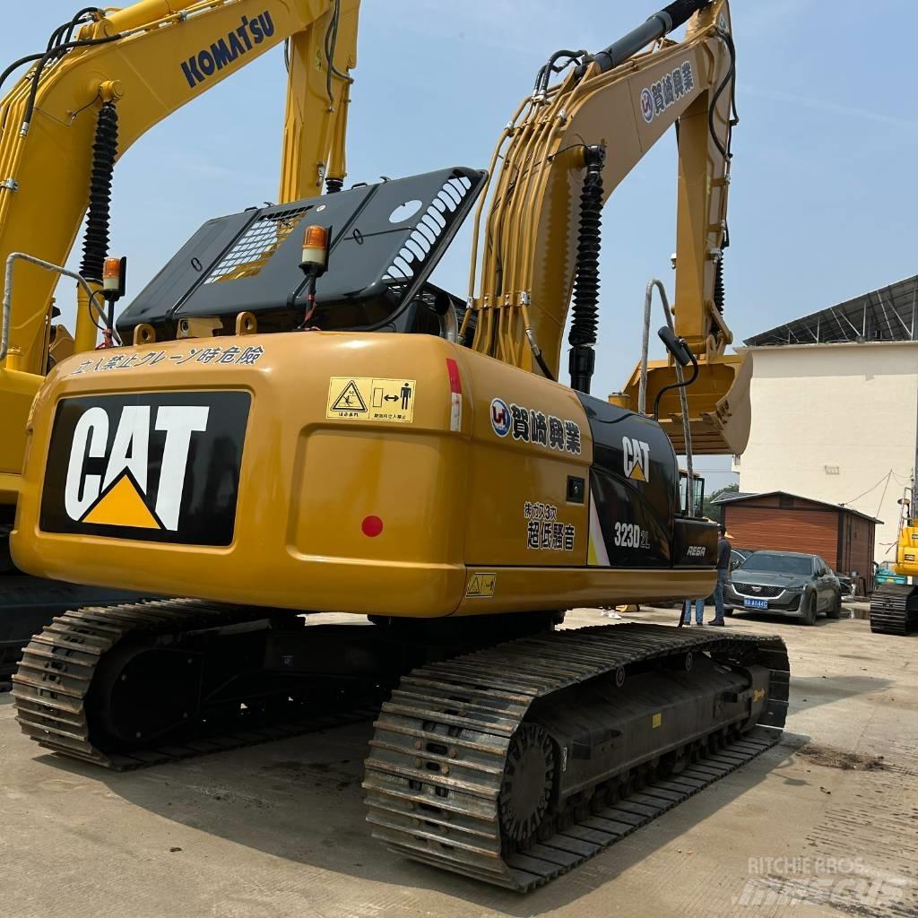 CAT 323D2L Excavadoras de cadenas