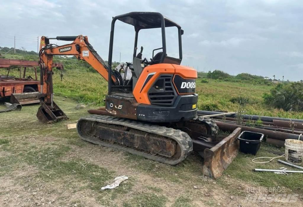 Doosan DX50 Excavadoras de cadenas