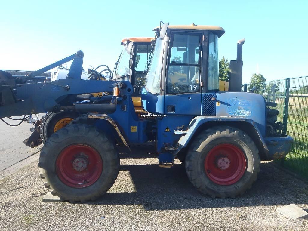 Volvo BM L45 defekt Cargadoras sobre ruedas