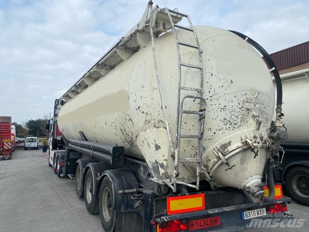 Spitzer SK2452 Semirremolques cisterna