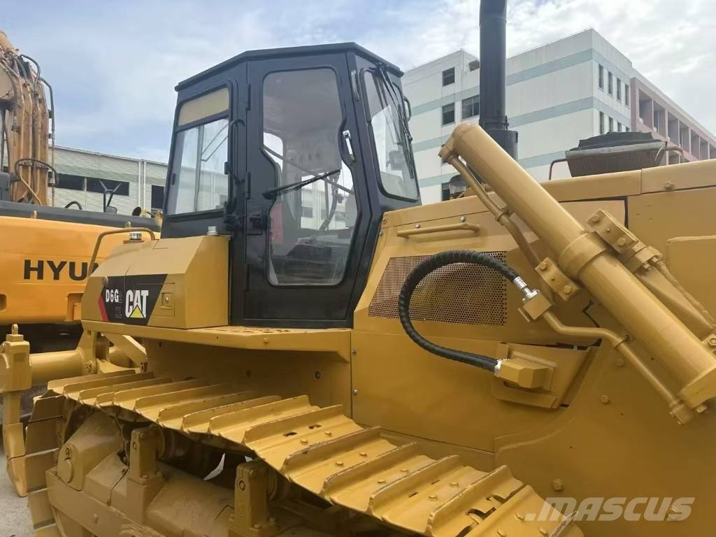 CAT D 6 G Buldozer sobre oruga