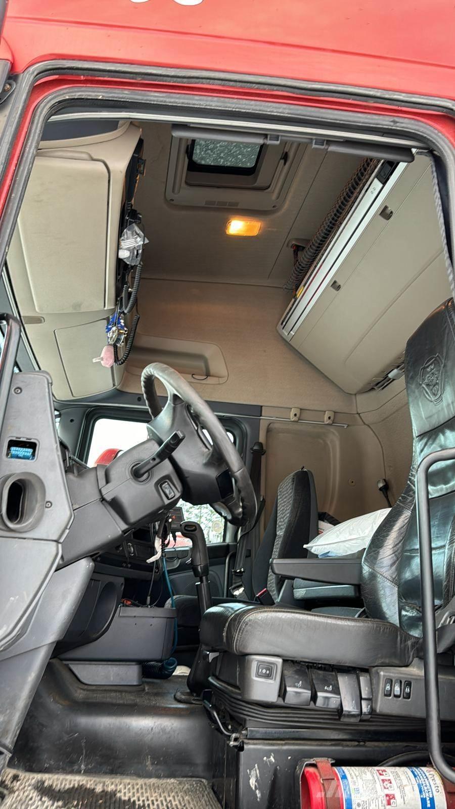 Scania R560 Camiones volquete para virutas de madera