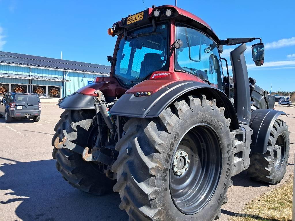 Valtra T215 Versu Tractores
