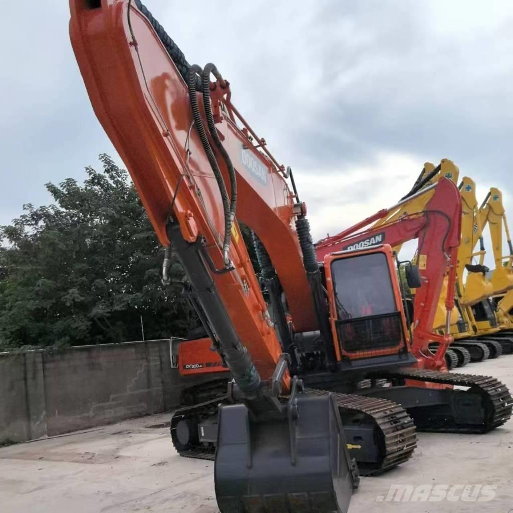 Doosan DX 300 Excavadoras de cadenas