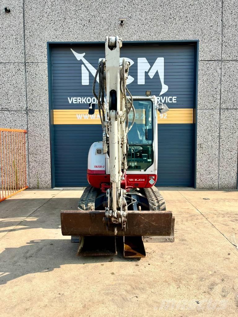Takeuchi TB 235 Mini excavadoras < 7t