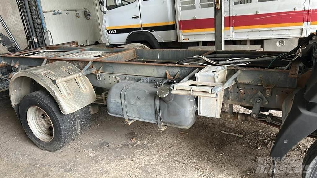 Mercedes-Benz 711 Otros camiones