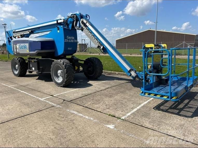 Genie ZX 135/70 Plataforma de trabajo articulada