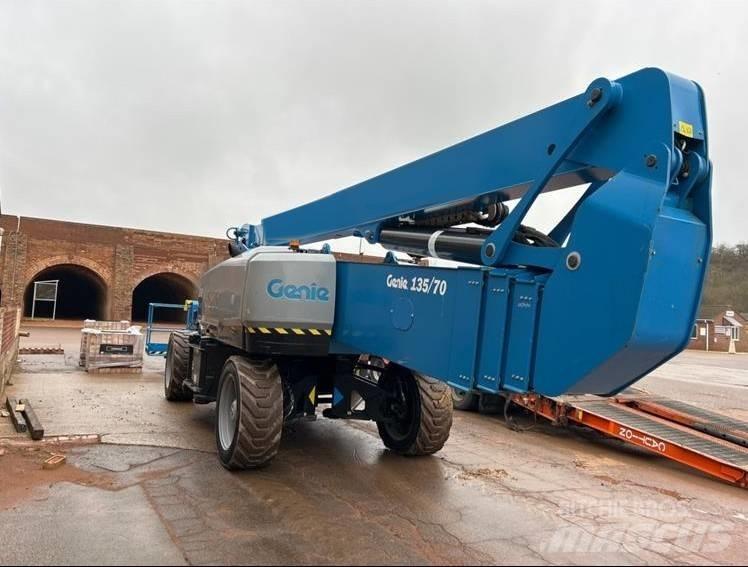 Genie ZX 135/70 Plataforma de trabajo articulada