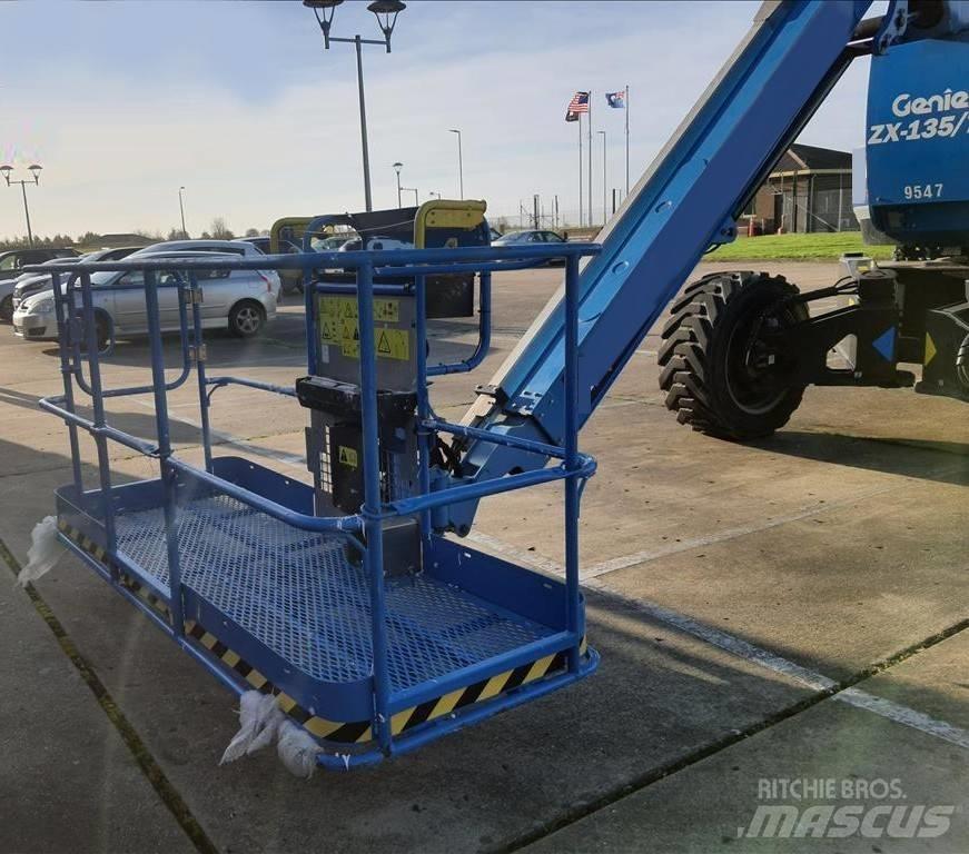 Genie ZX 135/70 Plataforma de trabajo articulada