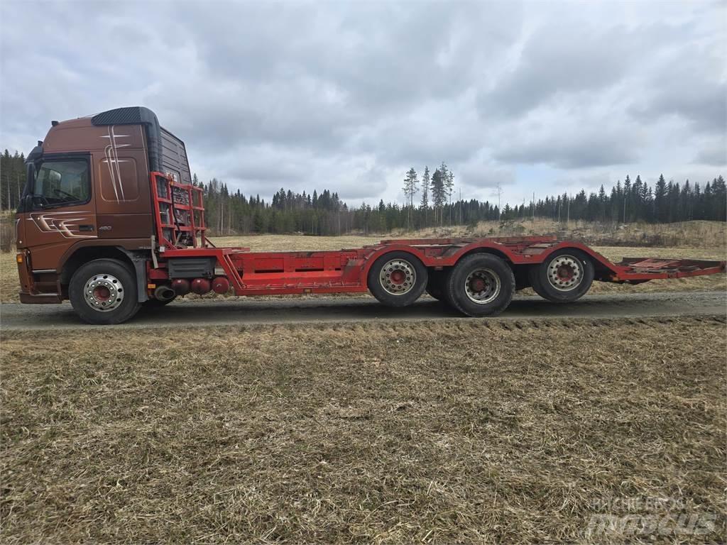 Volvo FM12 8x2 Camiones de transporte de maquinaria forestal