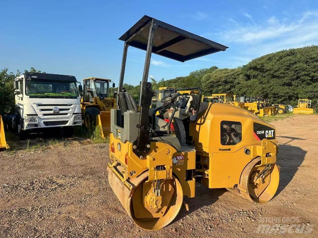 CAT CB 24 B Rodillos de doble tambor