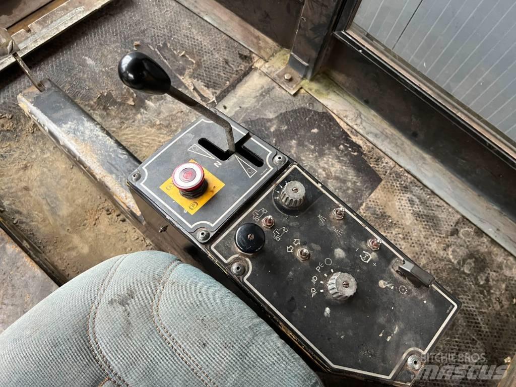 CAT PS300B Rodillos sobre neumáticos