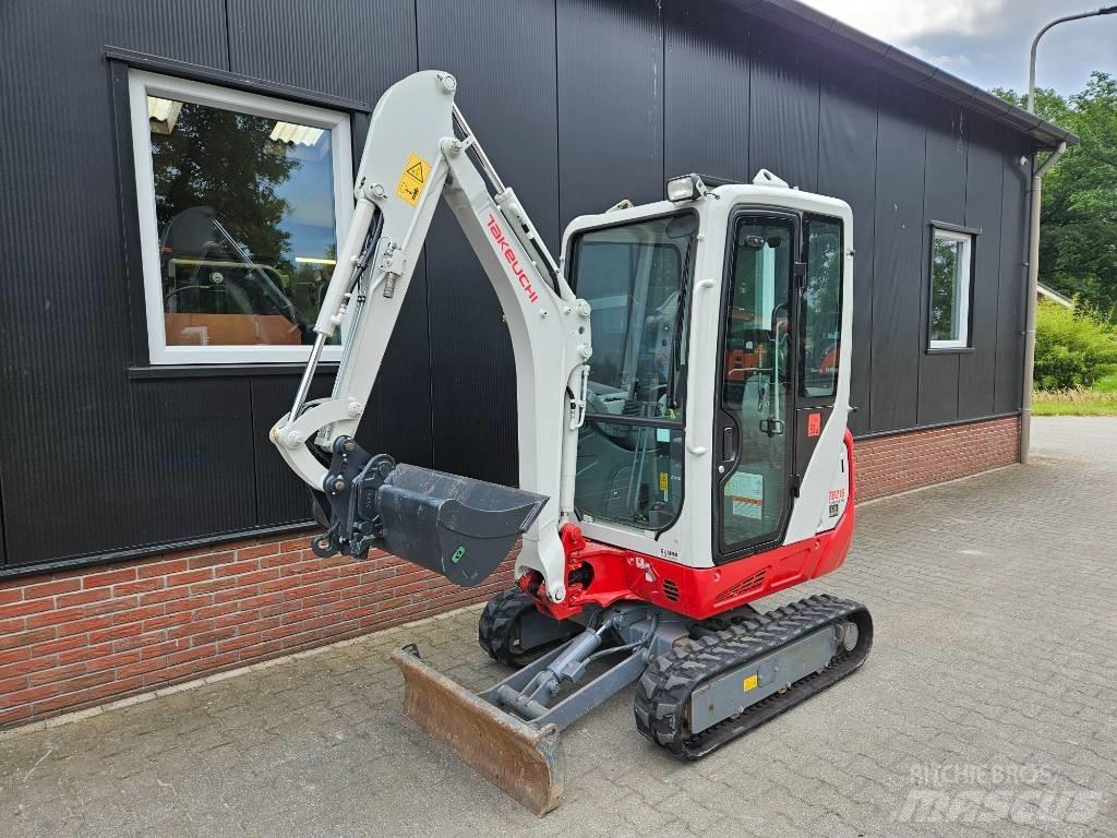 Takeuchi TB 216 Mini excavadoras < 7t