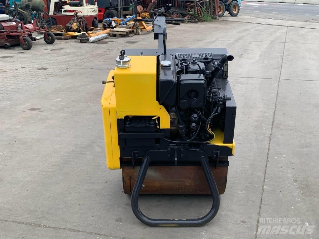 Mecalac MBR 71 Rodillos vibratorios arrastrados