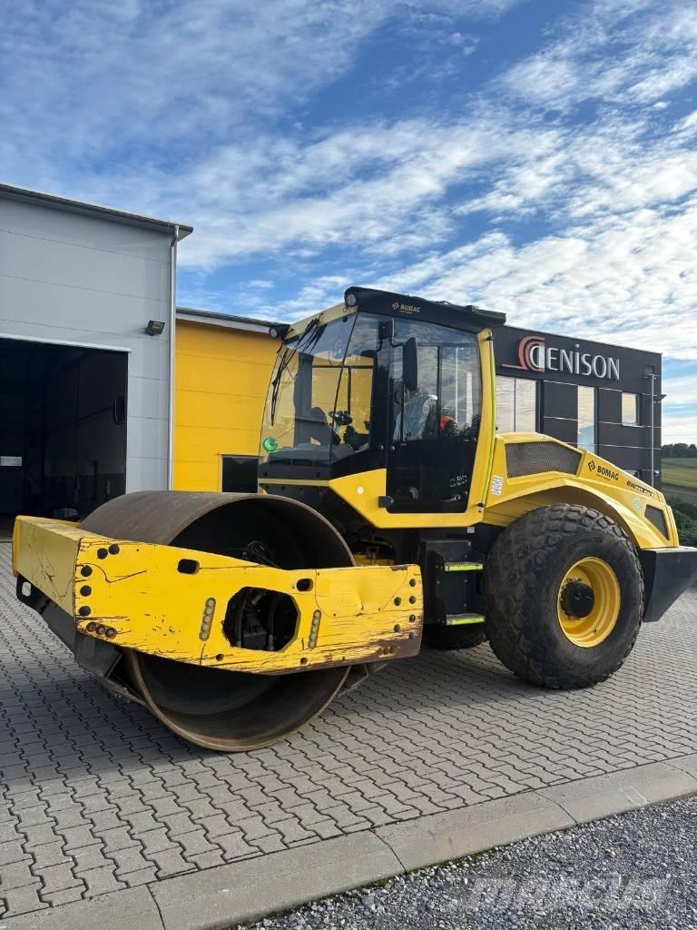 Bomag BW 213 Rodillos de un solo tambor