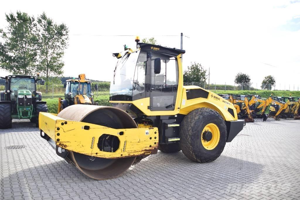 Bomag BW 213 DH Rodillos de un solo tambor
