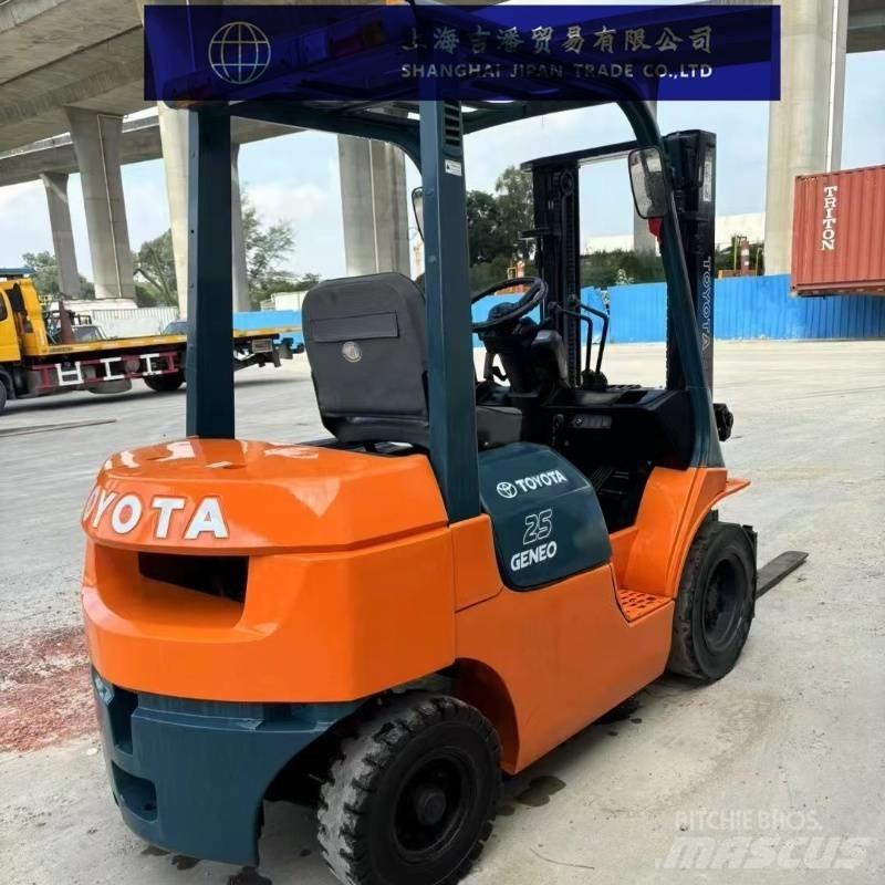 Toyota 25 Carretillas diesel