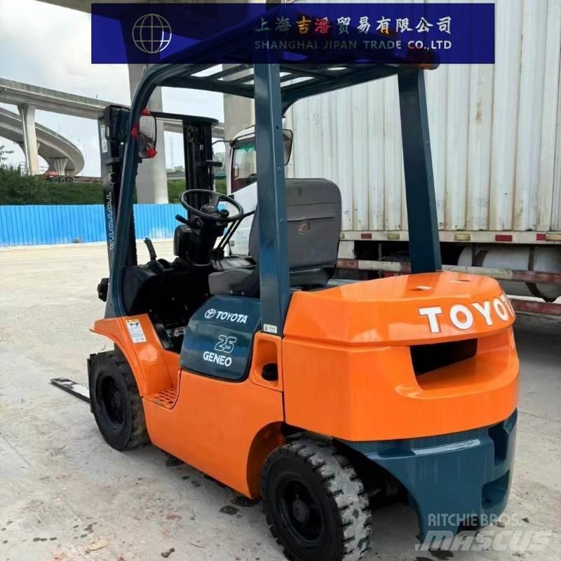Toyota 25 Carretillas diesel