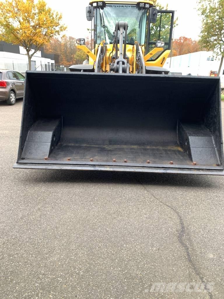 Volvo L 90 Cucharones