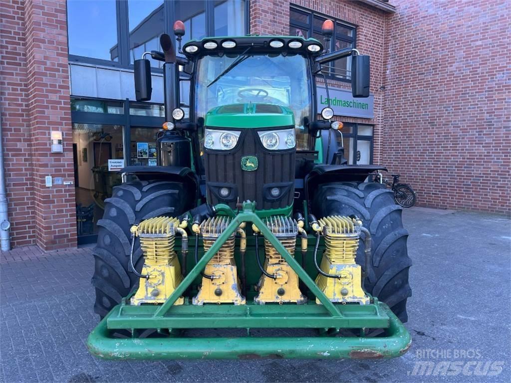 John Deere 6215R Tractores