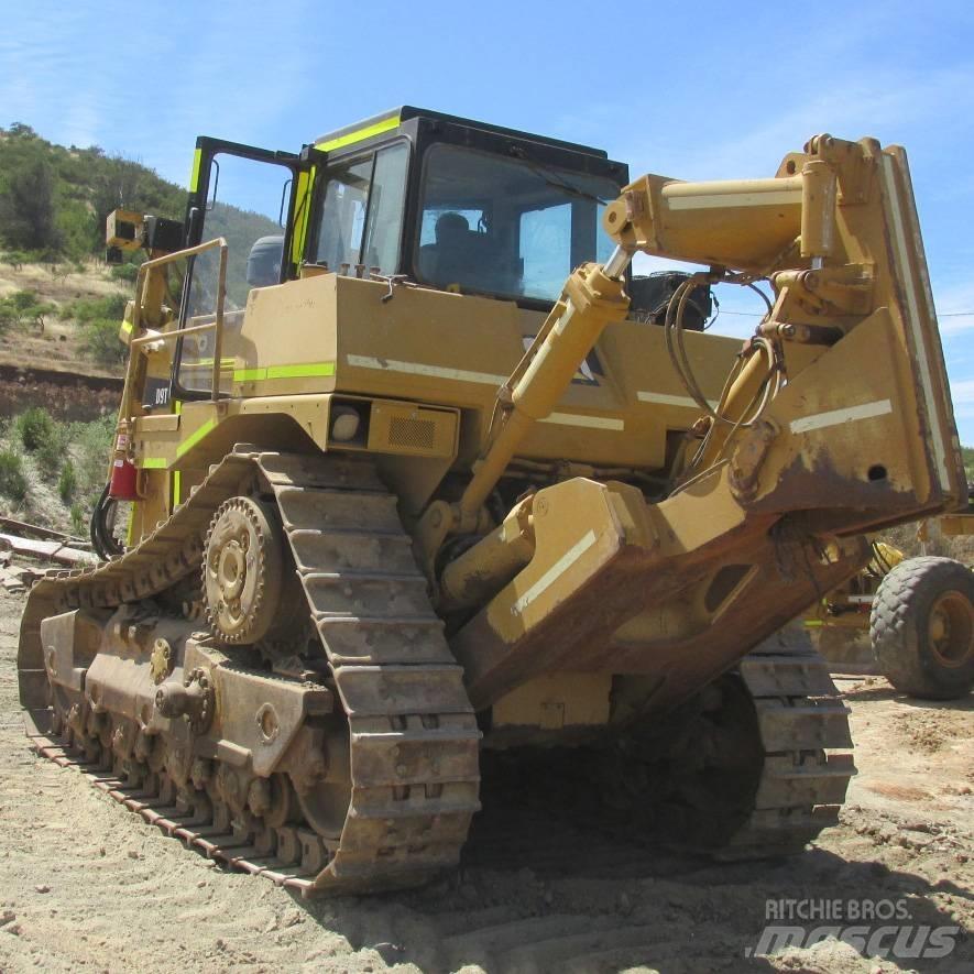 CAT D 9 T Buldozer sobre oruga