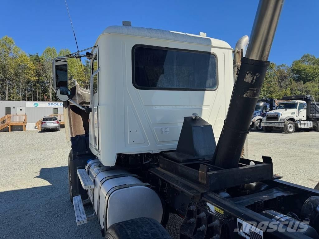 Mack GU713 Camiones bañeras basculantes o volquetes