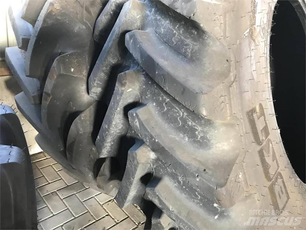 BKT 650/85R42 IF Neumáticos, ruedas y llantas