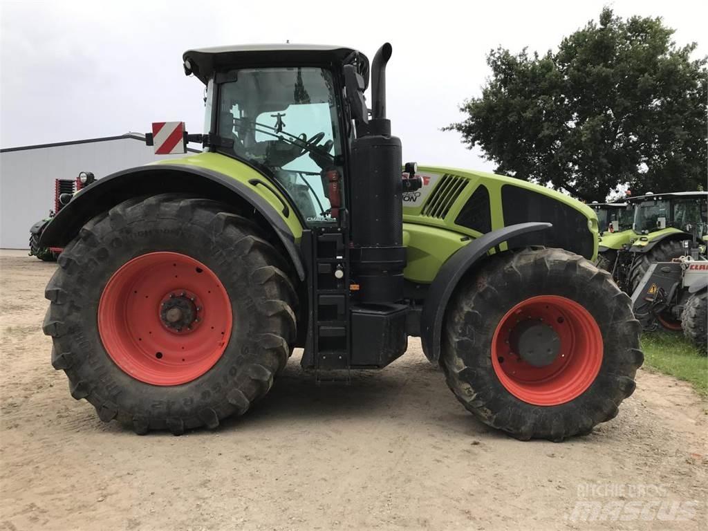 CLAAS Axion 920 Tractores