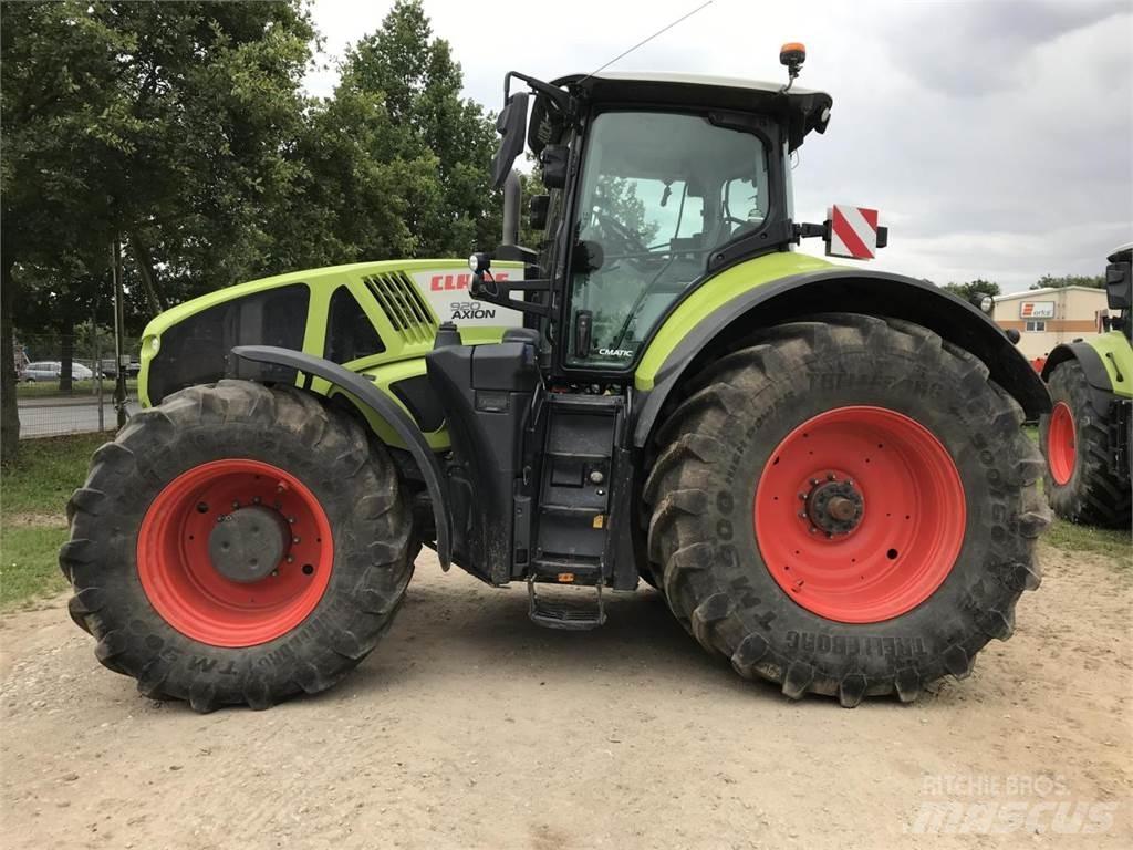CLAAS Axion 920 Tractores