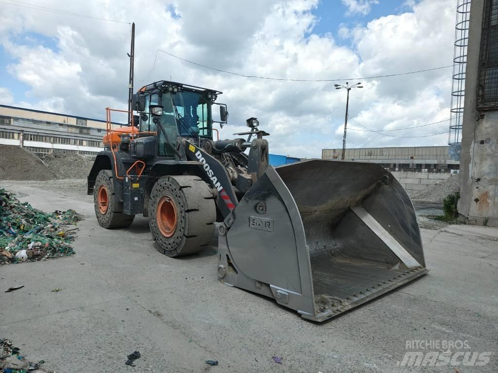 Doosan DL 320-7 Cargadoras sobre ruedas