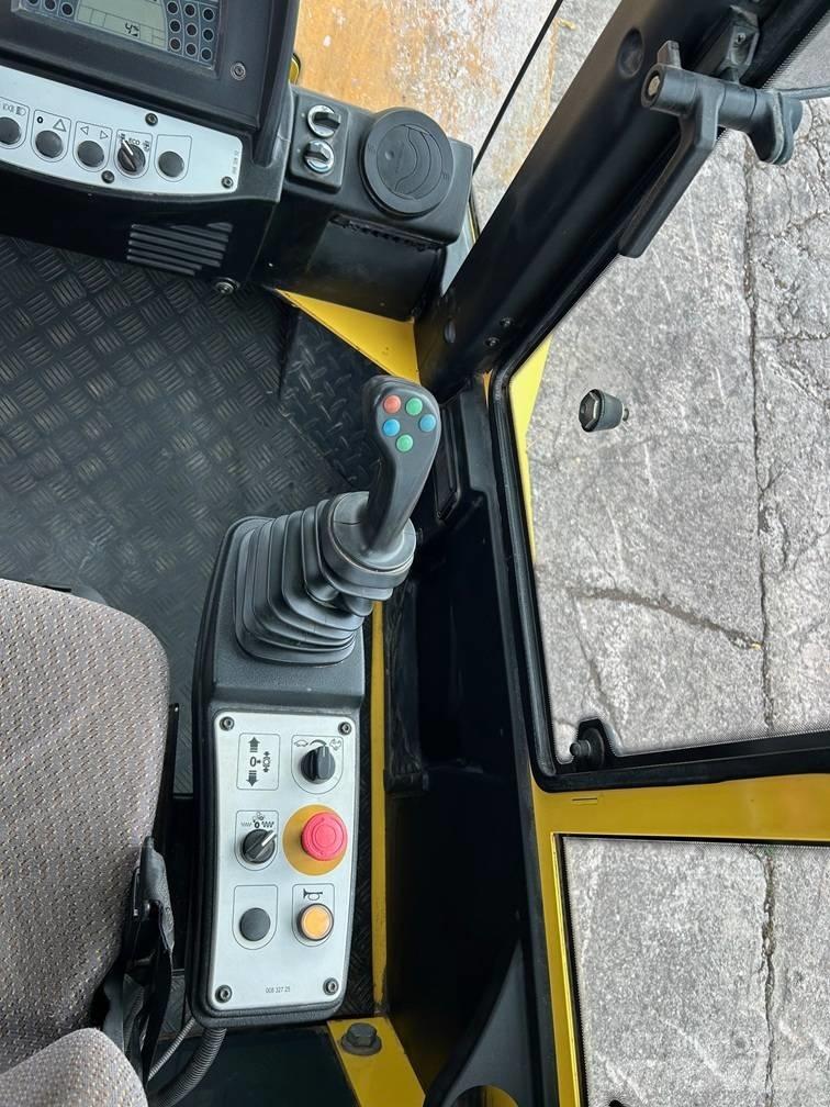 Bomag BW216DH Rodillos de un solo tambor