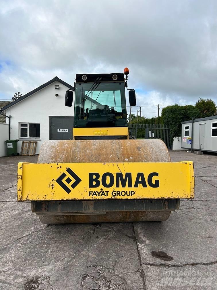 Bomag BW216DH Rodillos de un solo tambor