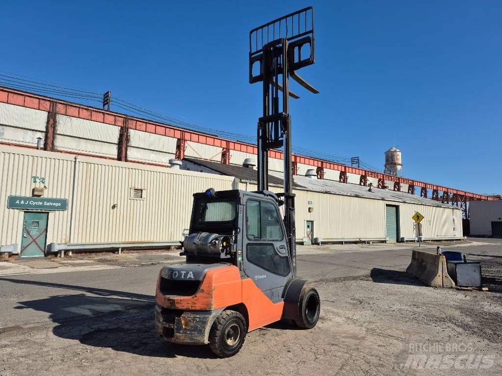 Toyota 8 FGU 30 Otras carretillas elevadoras
