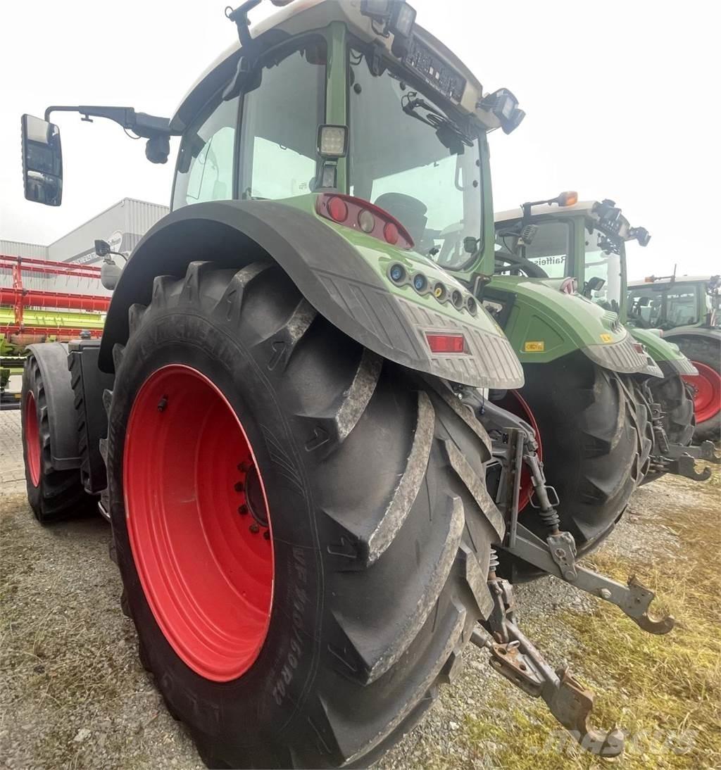 Fendt 820 Vario Tractores