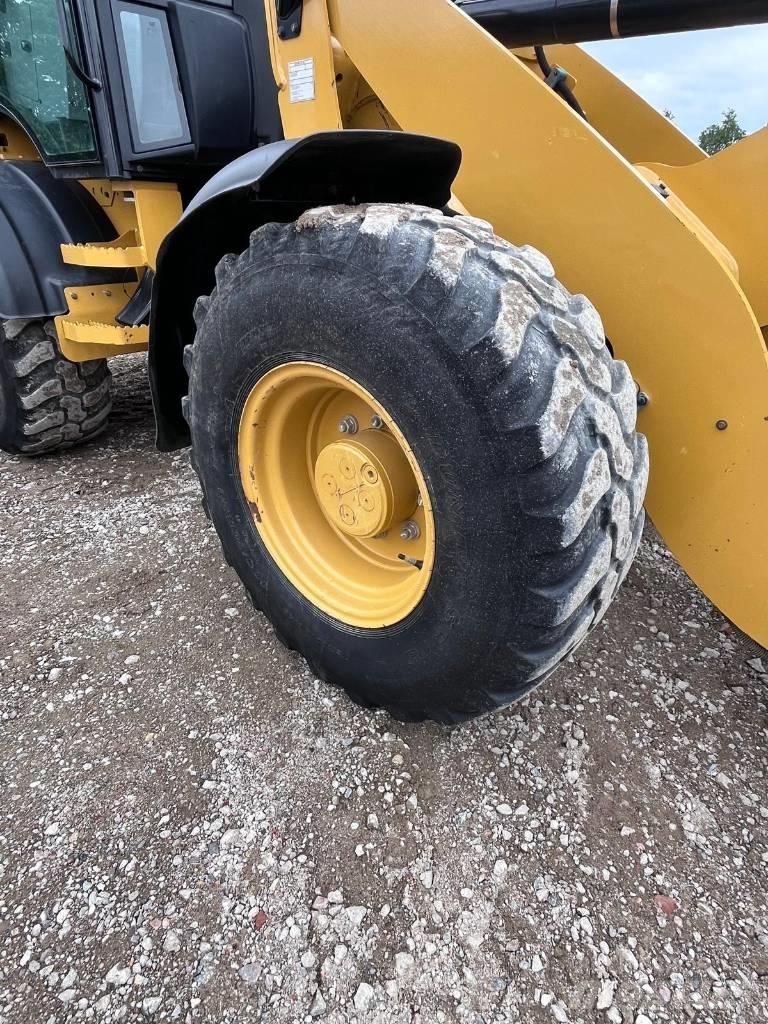 CAT 908M Cargadoras sobre ruedas