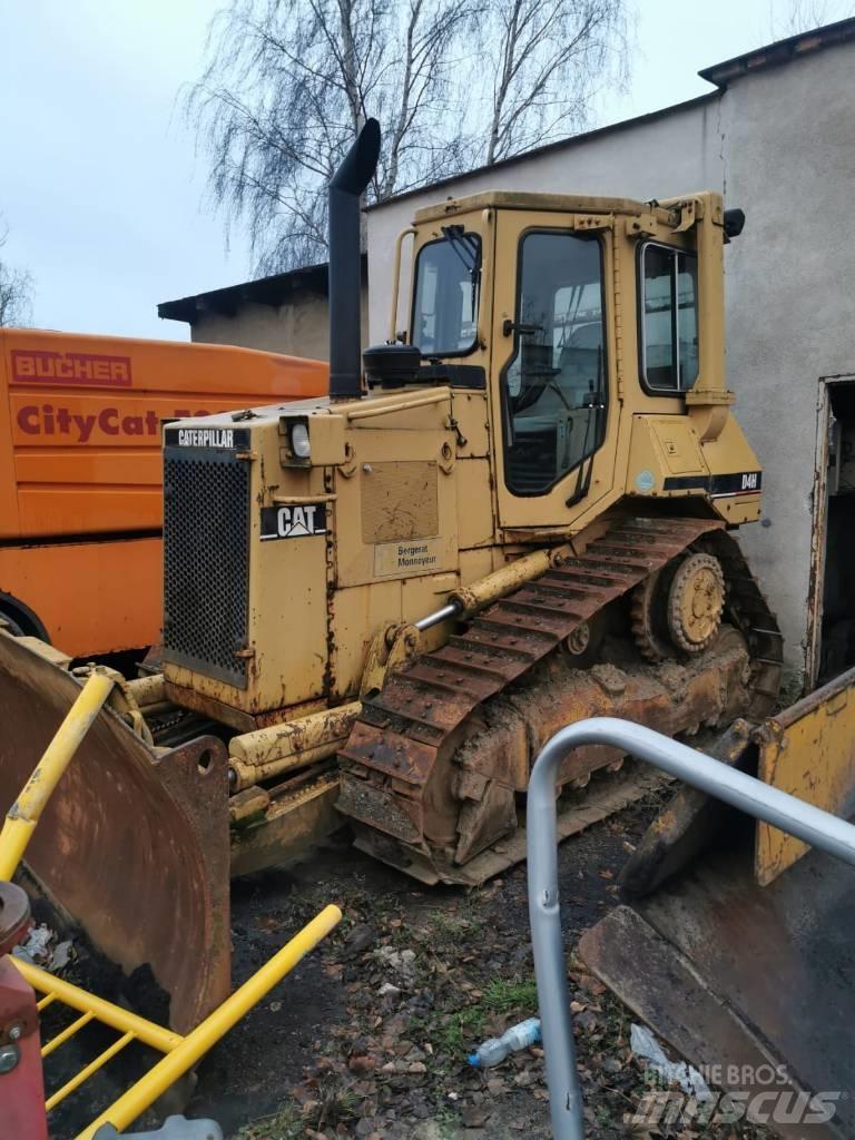 CAT D 4 H Buldozer sobre oruga