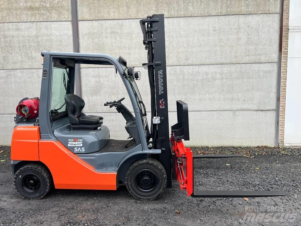 Toyota 02-8 FGF 25 Carretillas LPG