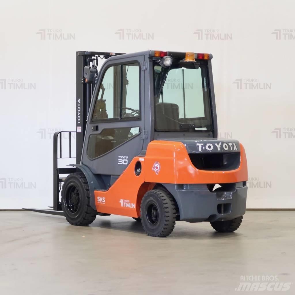 Toyota 02-8FDF30 Carretillas diesel