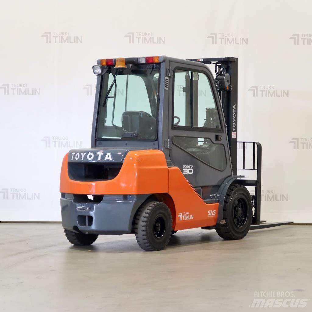 Toyota 02-8FDF30 Carretillas diesel