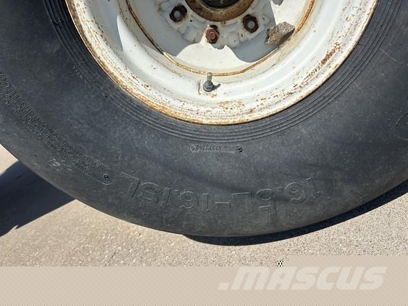  BEHLEN 300 Remolque para grano