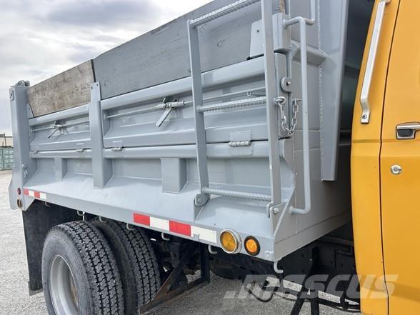 Ford F800 Camiones bañeras basculantes o volquetes