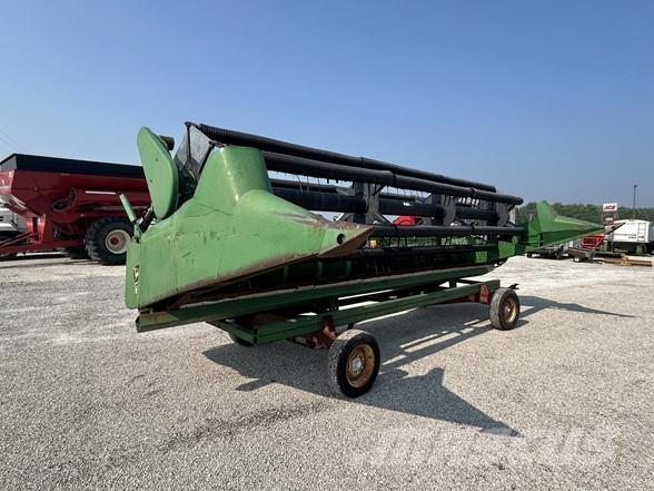 John Deere 220 Cabezales de cosechadoras combinadas