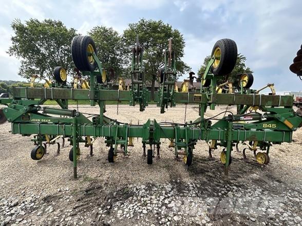 John Deere 845 Cultivadores para cultivos en hilera