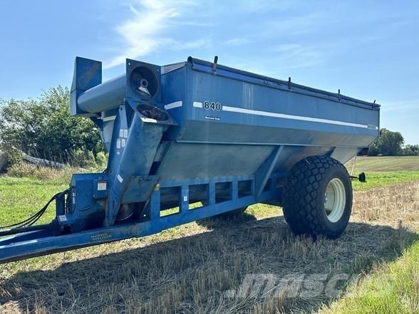Kinze 840 Remolque para grano