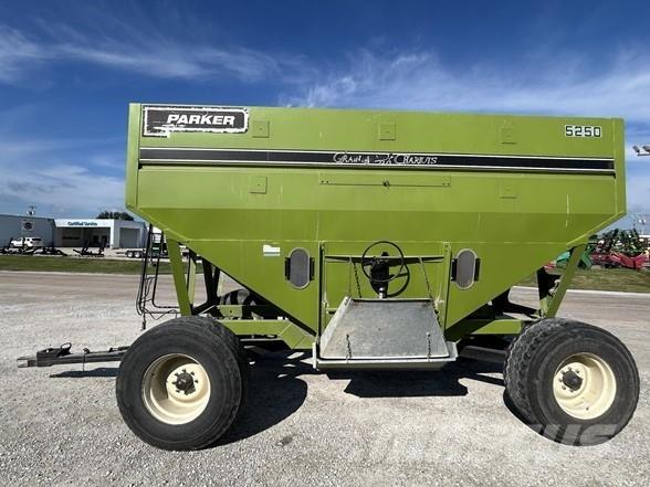 Parker 5250 Remolque para grano