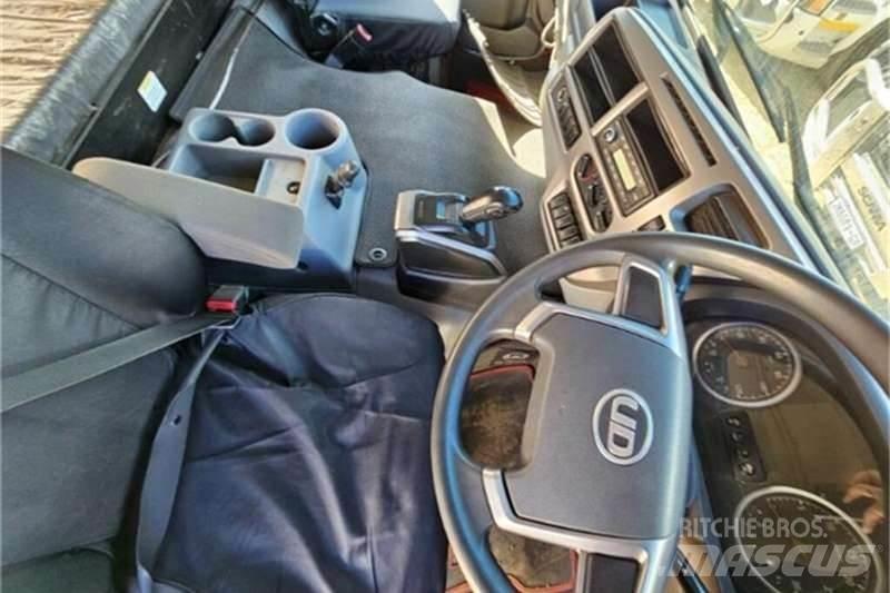 UD TRUCKS QUESTER Otros camiones