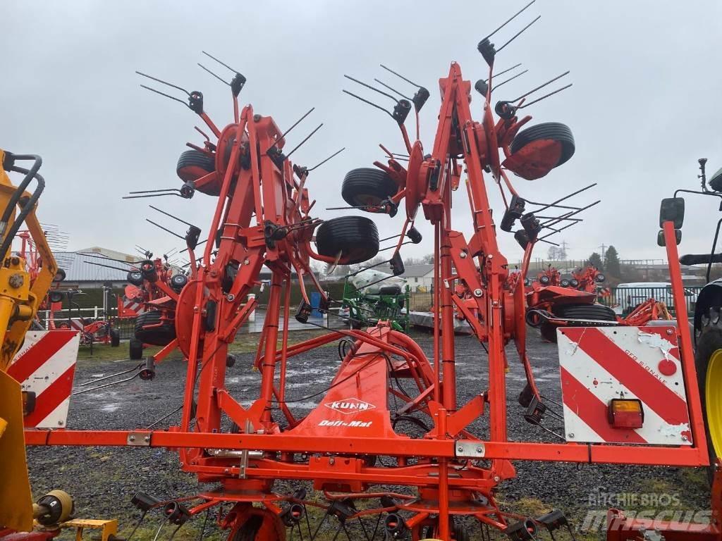 Kuhn GF8702 Rastrillos y henificadores