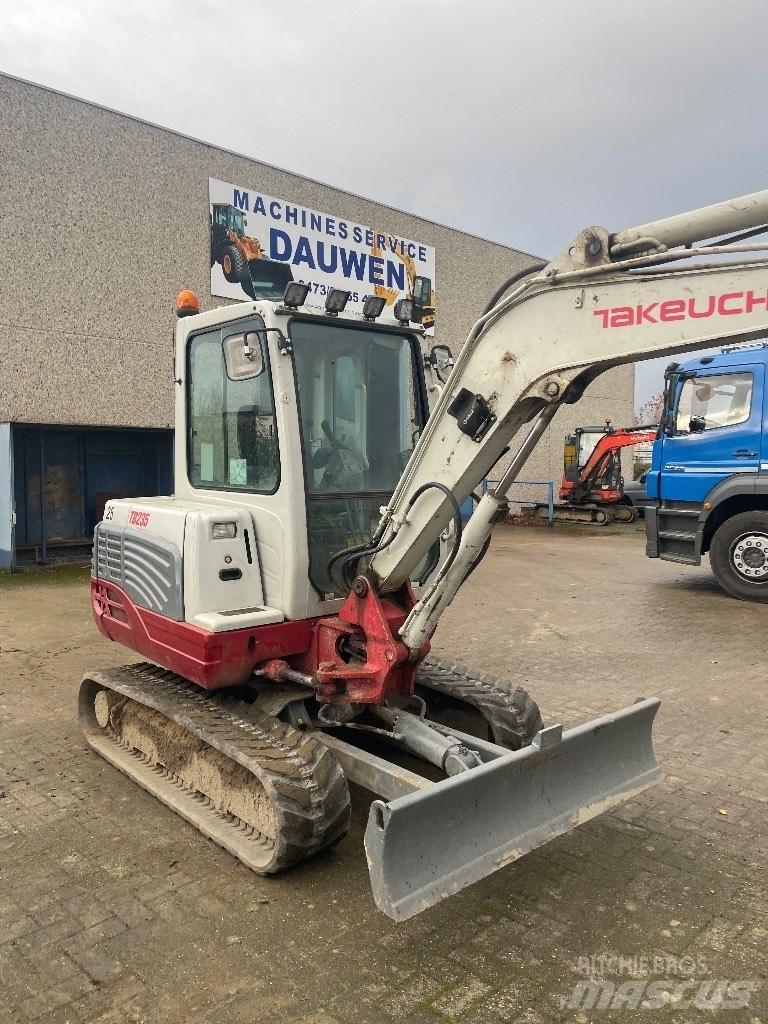 Takeuchi TB 235 Mini excavadoras < 7t